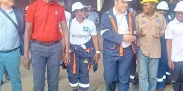 POUR TRAVAUX D’ENTRETIEN RÉUSSIS D’INGA 2 ET du G28 La population kinoise des quartiers Mpasa 1 et Mpasa 2 à Nsele salue la perspicacité du DG de la SNEL Fabrice Lusinde