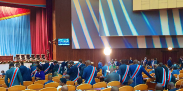 A CHAQUE CYCLE, NOUVEAUX PARTISANS ET FAMILIERS EN GONFLEMENT DES CABINETS,rdc : les effectifs pléthoriques croissants du Parlement congolais grèvent dangereusement la caisse du trésor public