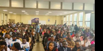 Le DG de la DGI Barnabé Muakadi Muamba harangue les étudiants de l’UPN à l’importance du paiement des impôts et taxes