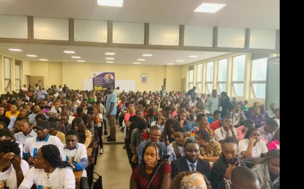 Le DG de la DGI Barnabé Muakadi Muamba harangue les étudiants de l’UPN à l’importance du paiement des impôts et taxes
